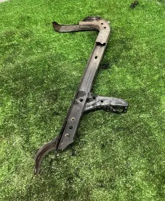 Toyota Avensis T250 Top upper radiator support slam panel