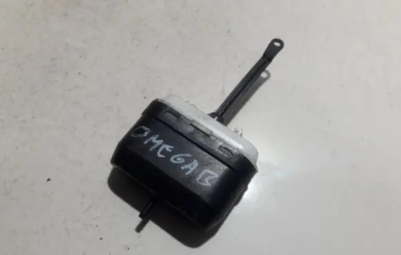 Opel Omega B1 Central locking vacuum pump 5399663130