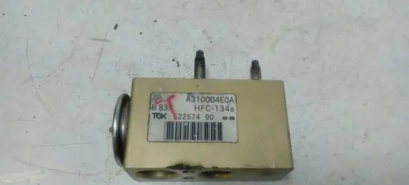 Fiat 500 Air conditioning (A/C) expansion valve A310004E0A 52257490