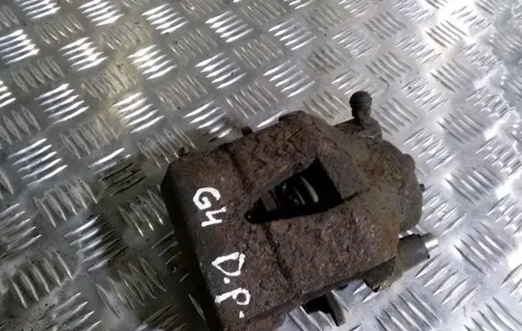 Volkswagen Golf IV Front brake caliper