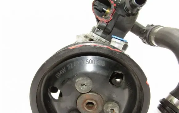 BMW 3 E46 Power steering pump 32427500335