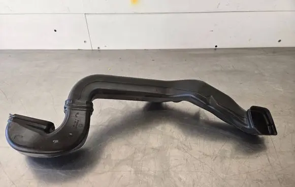Air intake hose/pipe