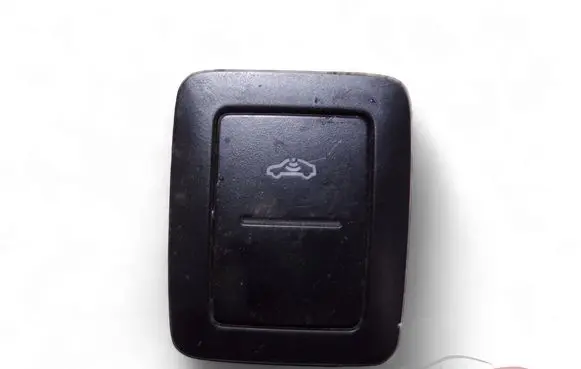 Volkswagen Caddy Alarm switch 2K0962109A