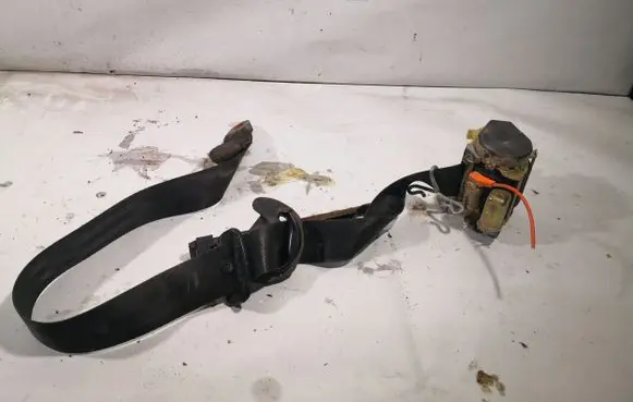 Citroen C4 I Front seatbelt 5020473