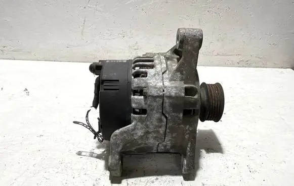 Audi A4 S4 B5 8D Generator/alternator 0123310022 058903016