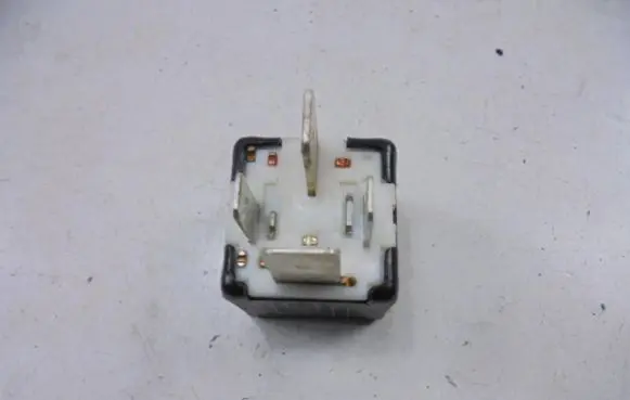 Audi A4 S4 B5 8D Other relay 443951253J
