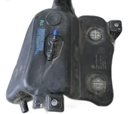 Skoda Superb B8 (3V) AdBlue liquid reservoir 3Q0131877D