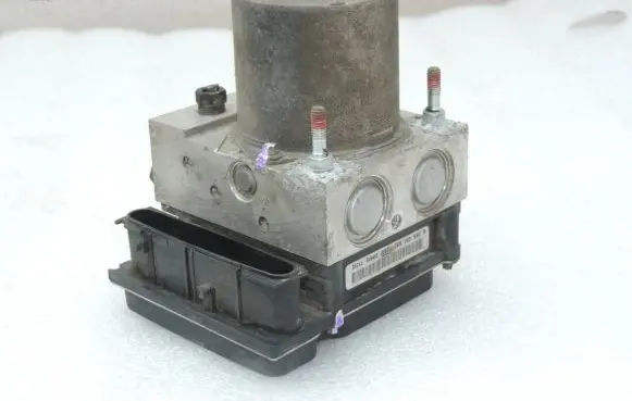 Toyota Avensis T270 ABS Pump 4405005230 0265951833