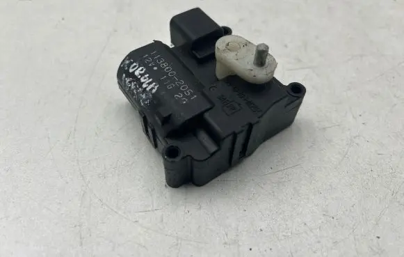 Toyota Corolla Verso AR10 Air flap motor/actuator 1138002051