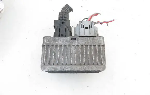 Opel Insignia A Glow plug pre-heat relay 55574293
