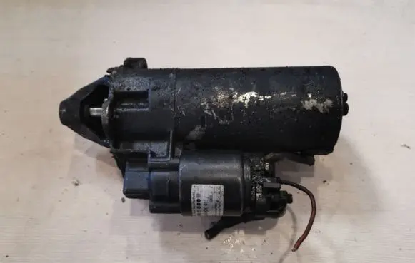 Volkswagen PASSAT B5 Starter motor 068911024CX