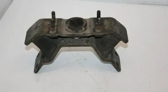 KIA Sorento Engine mount bracket 218323E350