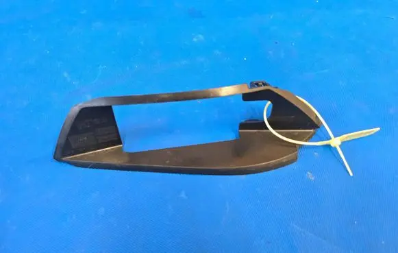 BMW X5 G05 Fog light bracket 8085638