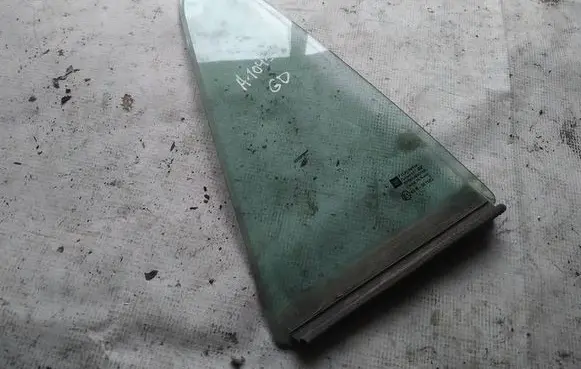 Opel Astra H Rear vent window glass as2