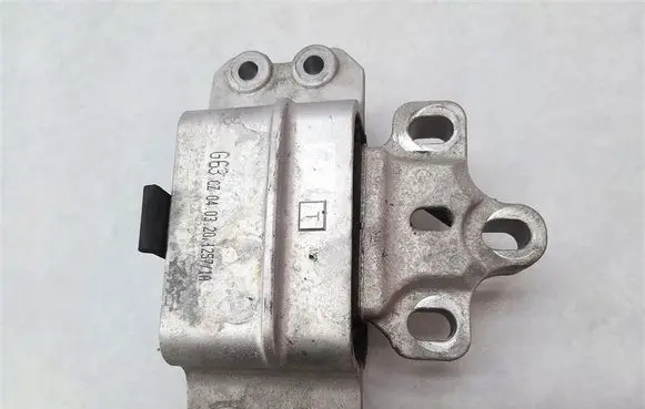 Audi A3 S3 8P Engine mount vacuum valve 