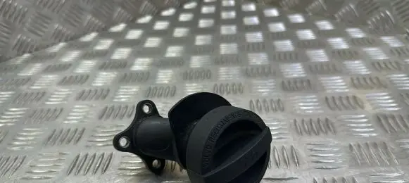 Volvo XC60 Oil fill pipe 31330189