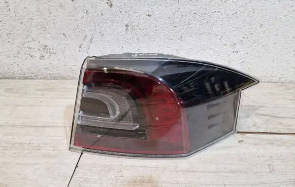 Tesla Model S Rear/tail lights 6005921-00-F