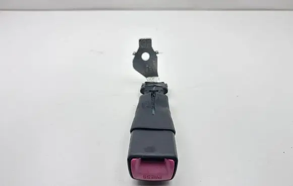 Toyota Auris 150 Rear seatbelt buckle 07479