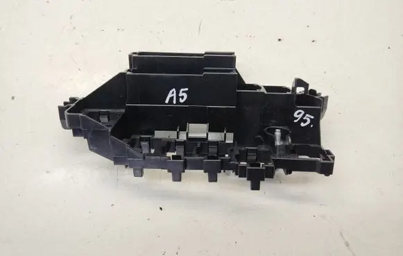 Audi A5 8T 8F Fuse box cover 8K2937503