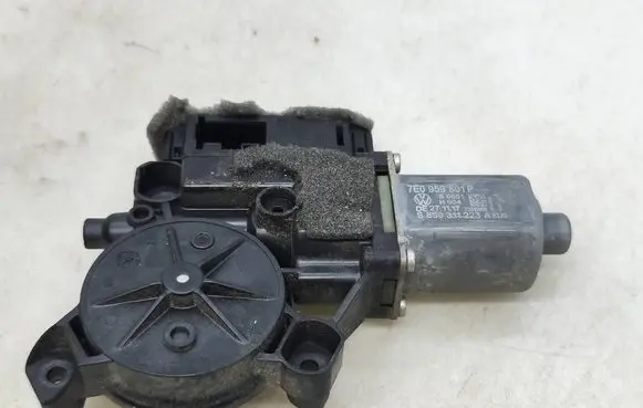 Volkswagen Transporter - Caravelle T6 Front door window regulator motor 7E0959801P S850311223 73310990