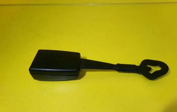 Front seatbelt buckle