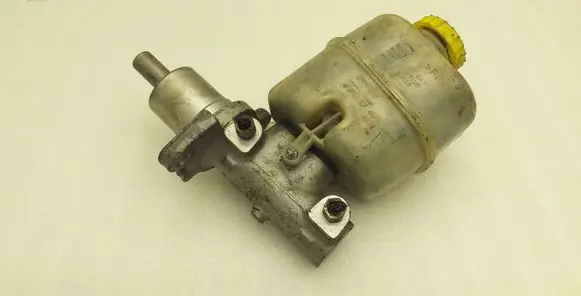Jeep Cherokee III KJ Master brake cylinder 34666037