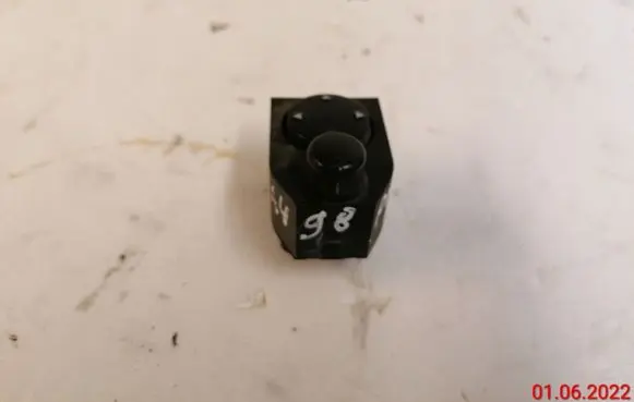 Audi A4 S4 B5 8D Wing mirror switch 03240034