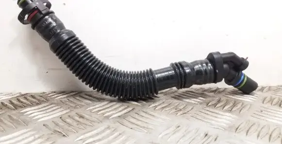 Volkswagen Tiguan Breather hose/pipe 05E103474N