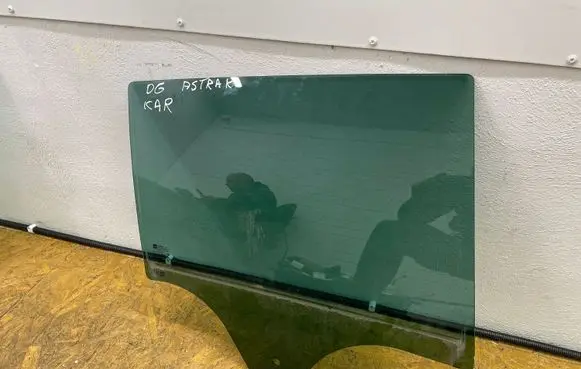 Opel Astra K Rear door window glass