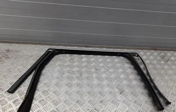Porsche Cayenne (92A) Rear door window/glass frame 7P0839432