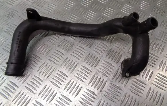 Mercedes-Benz B W245 Engine coolant pipe/hose A6402001352