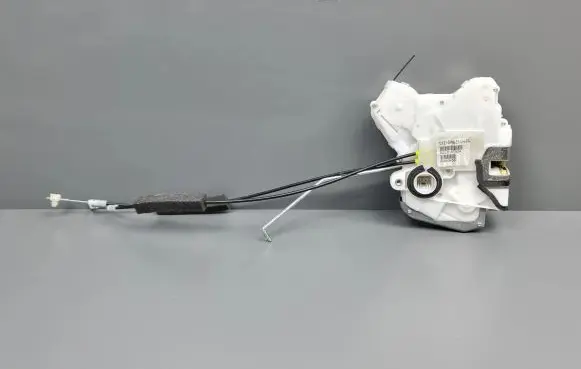 Honda CR-V Front door lock 72151SWAE1LHFR EUL0107180A