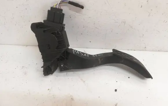 Volkswagen PASSAT B8 Accelerator throttle pedal 5Q1723503H 6PV01062111
