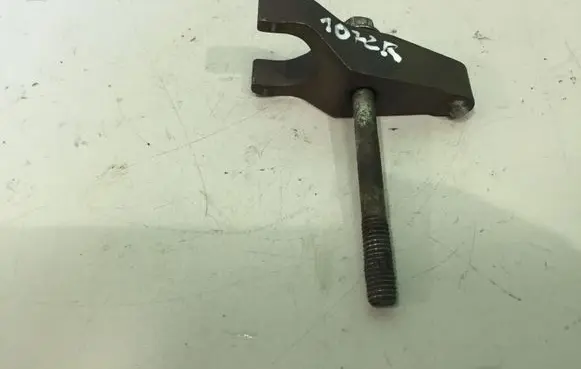 Toyota Avensis T270 Fuel Injector clamp holder