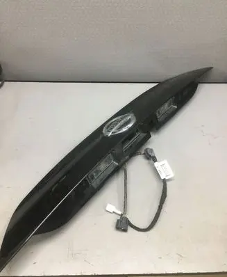 Nissan Qashqai Trunk door license plate light bar 8481U100