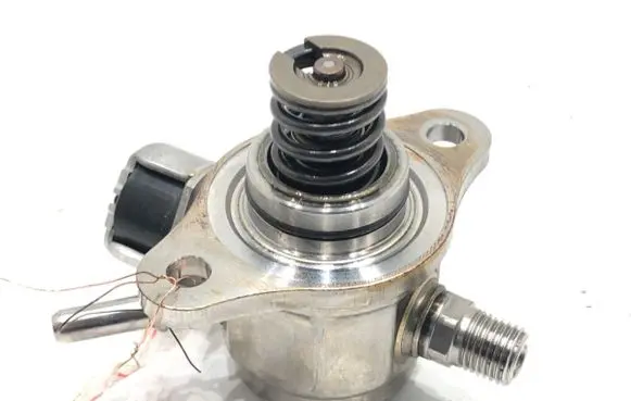 Toyota Corolla E210 E21 Fuel injection high pressure pump 23101-25040