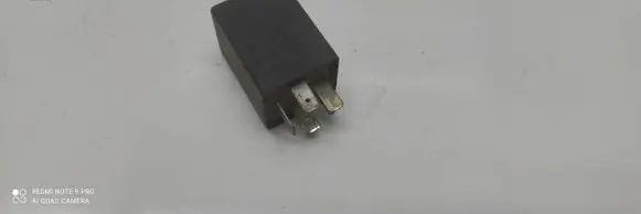 Volkswagen PASSAT B4 Window wiper relay 321955531A