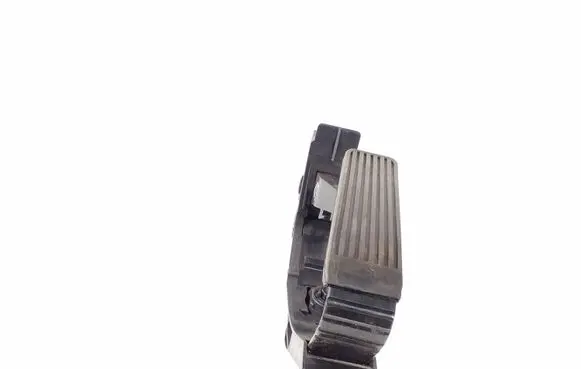 Mercedes-Benz CLS C219 Accelerator throttle pedal A2113000504