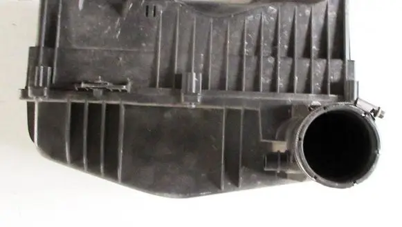 Peugeot 207 Air filter box 9654674080