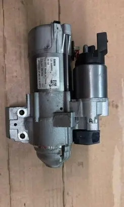 BMW 7 G11 G12 Starter motor 8490093 0001200004