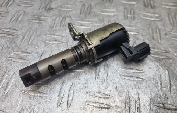 Toyota Avensis Verso Camshaft vanos timing valve 1533028020