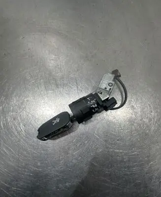 Peugeot 208 Ignition lock 96762547 36454600