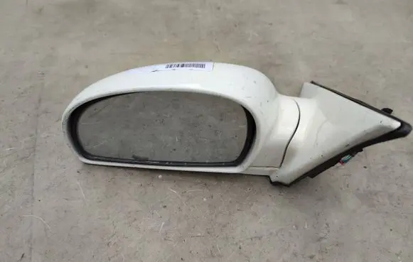 Hyundai Accent Front door electric wing mirror E4012188