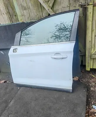 Ford Kuga I Front door