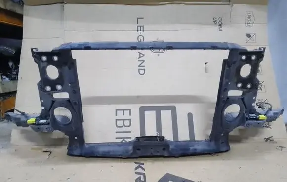 Porsche Cayenne (9PA) Radiator support slam panel bracket 
