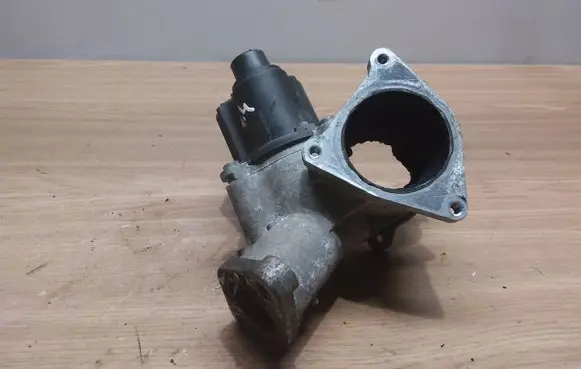 Volkswagen Polo IV 9N3 EGR valve 03G131501D 03G129637A
