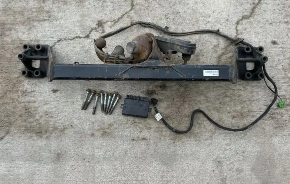 Volkswagen Touareg II Tow bar set 7P6803881B 7P0907383C