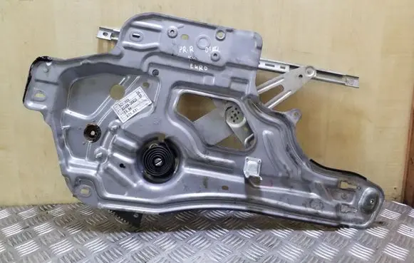 Hyundai Santa Fe Front window lifting mechanism without motor 8248026020