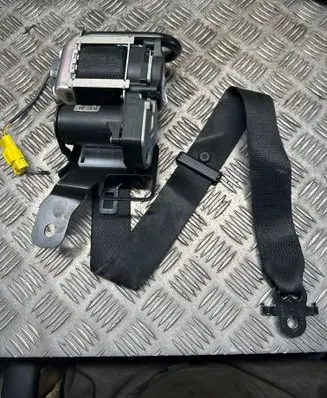 BMW X5 F15 Front seatbelt 624265800 010R000 0589P1000250