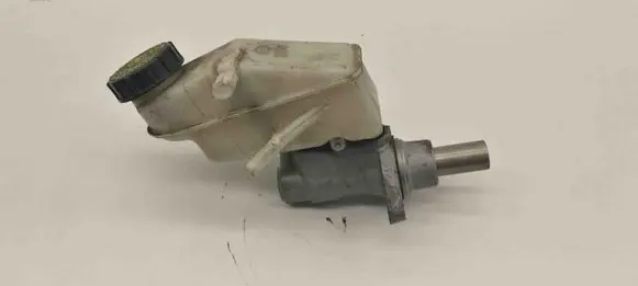 Toyota Yaris Master brake cylinder